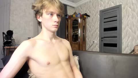 Snapshot of milkiwy chatting on February 25, 2026, 7:34 pm Isaac online show from February 25, 2026, 7:34 pm