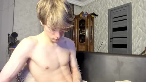 Snapshot of milkiwy chatting on March 4, 2026, 6:25 pm Isaac online show from March 4, 2026, 6:25 pm