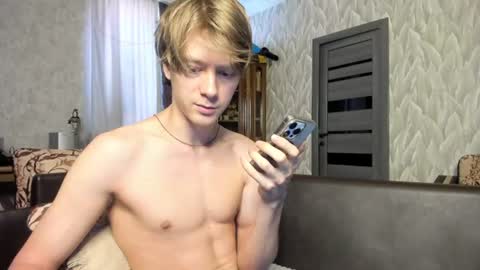 Snapshot of milkiwy chatting on June 19, 2026, 6:51 am Isaac online show from June 19, 2026, 6:51 am