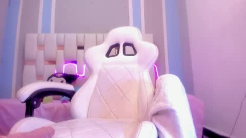 Snapshot of milkwhore1 chatting on February 10, 2026, 8:02 pm Michelle online show from February 10, 2026, 8:02 pm