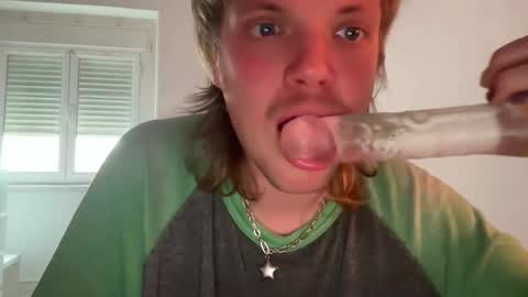 Snapshot of milkymitch chatting on January 5, 2025, 12:31 pm Mimi online show from January 5, 2025, 12:31 pm