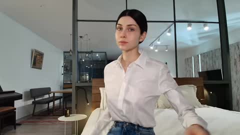 milla bella online show from March 21, 2026, 9:07 pm