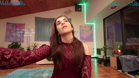 milla_milla online show from January 17, 2025, 4:57 pm