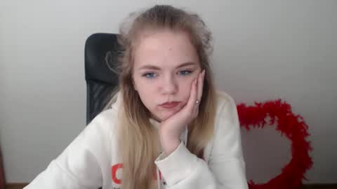 Snapshot of millaloveli chatting on February 14, 2026, 8:33 am millaloveli online show from February 14, 2026, 8:33 am