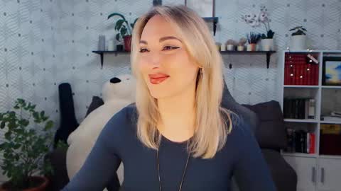 MillaXQueen online show from March 29, 2026, 5:40 am