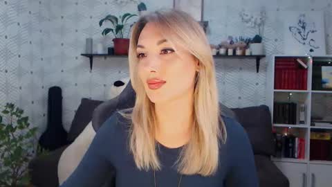 Snapshot of millaxqueen chatting on May 27, 2026, 1:19 pm MillaXQueen online show from May 27, 2026, 1:19 pm