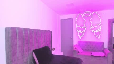 miller_silvana online show from February 26, 2026, 11:53 am