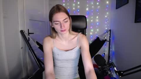 Snapshot of millie_lacroix chatting on January 22, 2025, 12:06 pm millie_lacroix online show from January 22, 2025, 12:06 pm