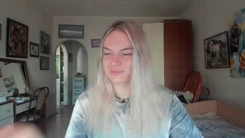Snapshot of millikira006 chatting on August 3, 2026, 4:22 am mili-kira online show from August 3, 2026, 4:22 am