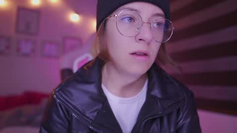 MILLY online show from March 9, 2025, 11:36 am