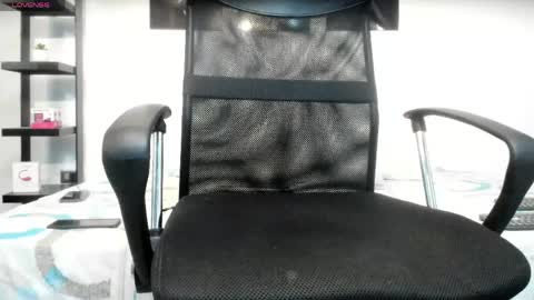 Milo Cruz online show from April 4, 2026, 5:06 am