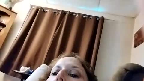 Snapshot of miloanj chatting on June 17, 2026, 2:29 pm miloanj online show from June 17, 2026, 2:29 pm