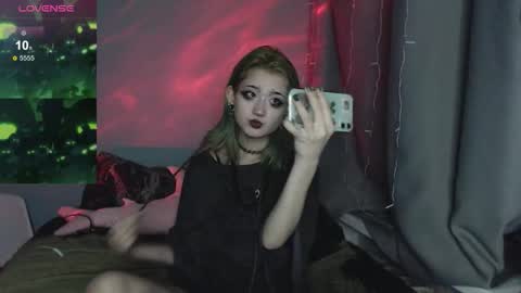 milten_trish online show from January 17, 2026, 6:33 pm