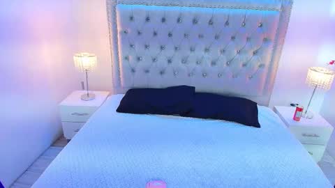 Milu ballmer  online show from October 3, 2025, 6:27 pm