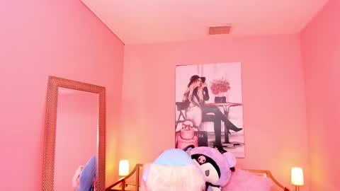milu_carbajal_x online show from February 25, 2026, 6:28 pm