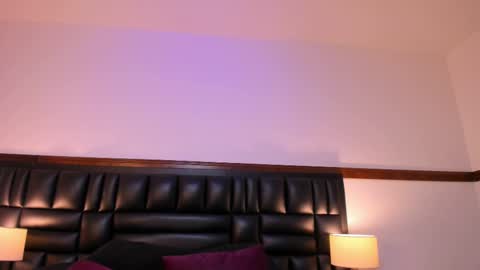 Snapshot of milu_w4llace chatting on February 27, 2025, 1:59 am Milu Wallace online show from February 27, 2025, 1:59 am