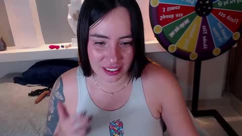 Snapshot of milu_w4llace chatting on March 11, 2025, 1:59 am Milu Wallace online show from March 11, 2025, 1:59 am