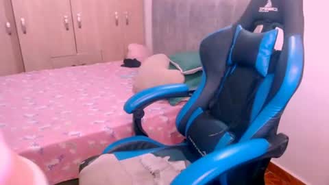 miluu_444 online show from June 24, 2026, 1:37 am