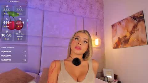 Snapshot of milyy_vermont chatting on October 14, 2025, 8:53 pm Milyy online show from October 14, 2025, 8:53 pm