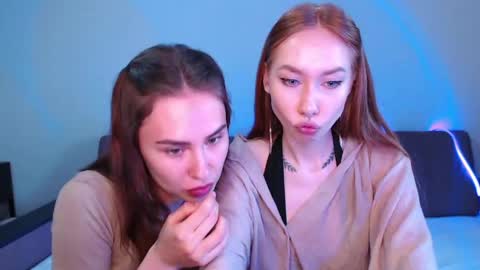 mimi_red online show from April 19, 2026, 2:27 pm