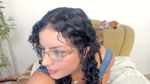 Mimii  online show from October 20, 2025, 3:40 am