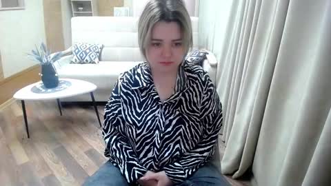 mimimishel_69 online show from February 25, 2025, 6:20 pm