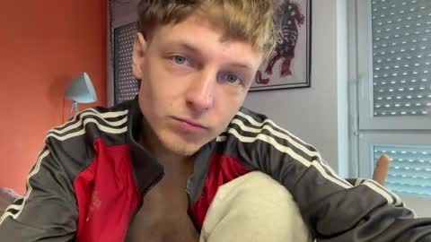 Snapshot of mimiro12 chatting on April 11, 2026, 12:31 pm mimiro12 online show from April 11, 2026, 12:31 pm