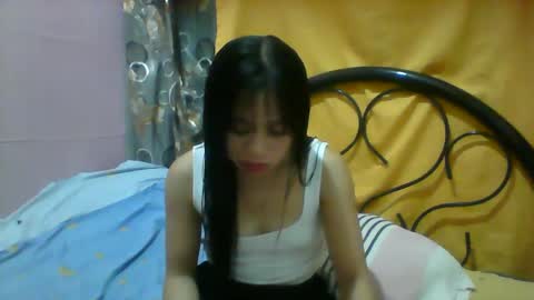 Snapshot of mimiyolove chatting on February 19, 2025, 10:23 am mimiyolove online show from February 19, 2025, 10:23 am