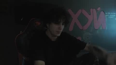 Snapshot of min1pekka chatting on November 5, 2025, 9:48 pm Max online show from November 5, 2025, 9:48 pm