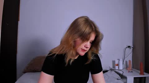 hi Im Mina  online show from February 10, 2025, 4:19 am