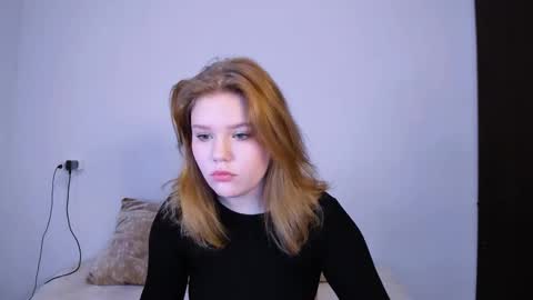 hi Im Mina  online show from October 28, 2025, 10:23 pm