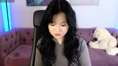 Mina online show from October 8, 2025, 11:08 am