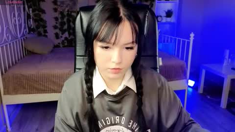 Mina online show from October 20, 2025, 10:38 am