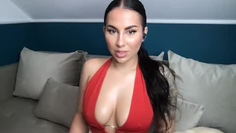 Snapshot of mindy_erotic chatting on October 31, 2025, 5:36 pm Mindy online show from October 31, 2025, 5:36 pm