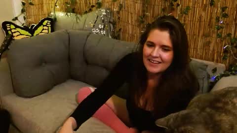 Snapshot of mindymounds chatting on December 1, 2025, 6:57 pm Mindy online show from December 1, 2025, 6:57 pm