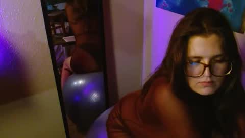 Snapshot of mindymounds chatting on February 20, 2026, 6:26 am Mindy online show from February 20, 2026, 6:26 am