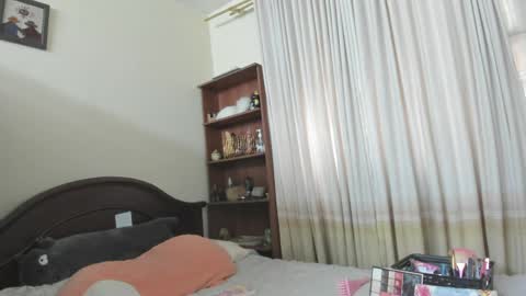 Snapshot of minefoxy2 chatting on March 31, 2026, 10:10 pm Amber online show from March 31, 2026, 10:10 pm