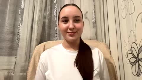 Snapshot of minervareddoch chatting on October 14, 2025, 9:15 pm Daisy online show from October 14, 2025, 9:15 pm