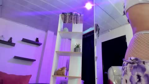 miniadelf online show from February 25, 2026, 7:56 pm