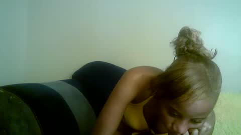 minieme001 online show from March 30, 2026, 8:15 am