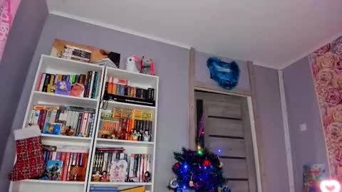 Ariana online show from December 21, 2025, 11:06 am