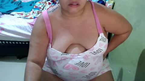 Snapshot of minnie_bbw69 chatting on January 21, 2025, 1:18 am Andrea online show from January 21, 2025, 1:18 am