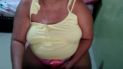 Snapshot of minnie_bbw69 chatting on January 24, 2025, 1:03 am Andrea online show from January 24, 2025, 1:03 am