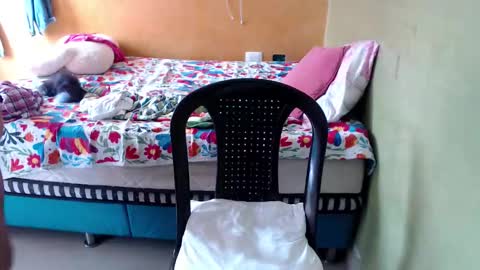 Andrea online show from November 19, 2025, 2:50 pm