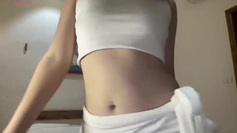 Snapshot of minnie_joy_ chatting on April 19, 2026, 12:59 pm Joy online show from April 19, 2026, 12:59 pm