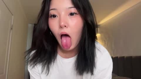 Snapshot of minnie_joy_ chatting on May 9, 2026, 12:32 pm Joy online show from May 9, 2026, 12:32 pm