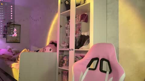 Snapshot of mira_jadee chatting on April 27, 2026, 9:13 pm Mira online show from April 27, 2026, 9:13 pm