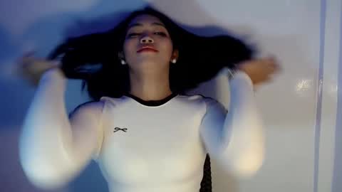 Mira Bella online show from December 21, 2024, 11:45 pm