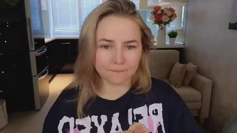 Mira online show from March 22, 2026, 1:31 am