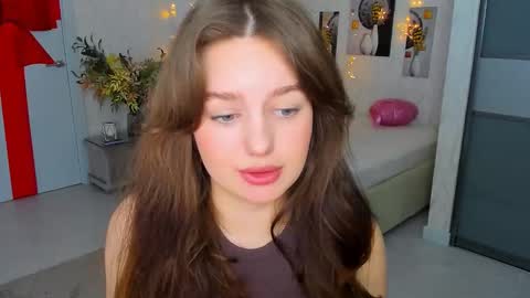 Emma online show from March 6, 2025, 10:47 pm